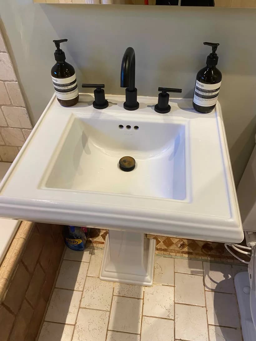 Spotless sink after YassClean